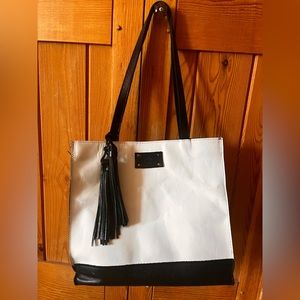 Patricia Nash white tote with black accents